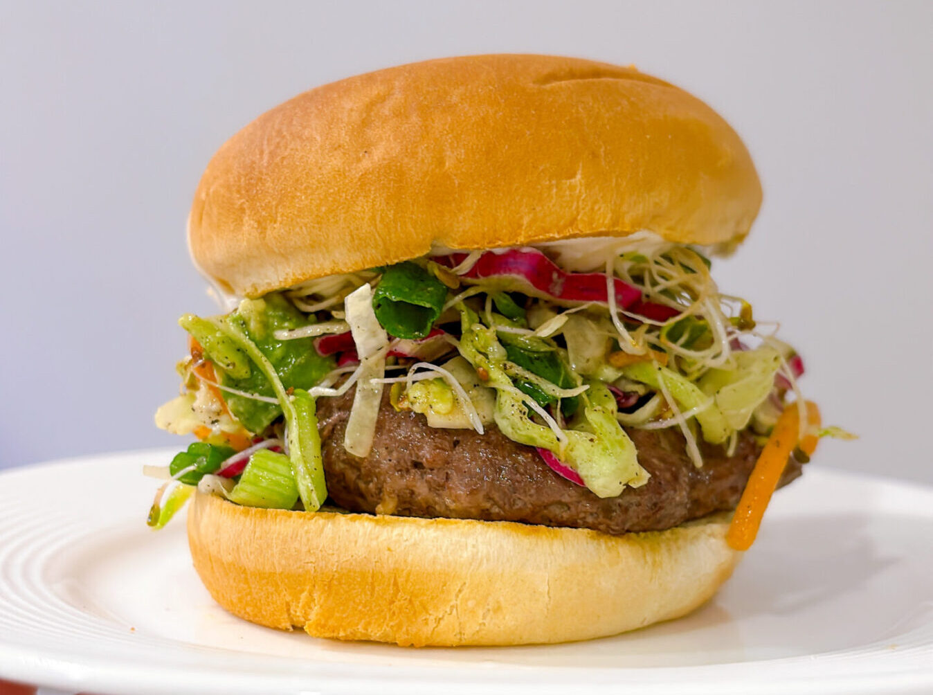 Cheeseburger with Avocado-Broccoli Slaw